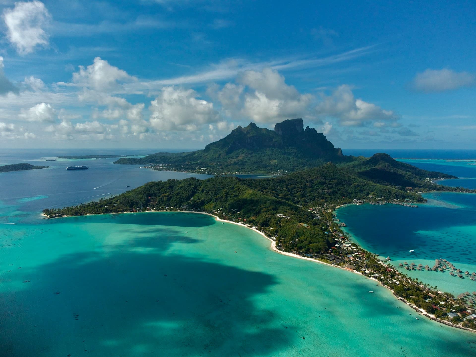 Vista aerea della Polinesia Francese